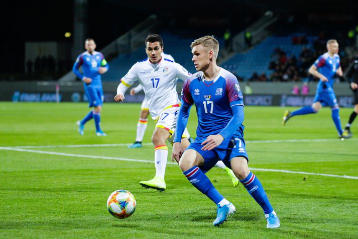 Arnór Sigurðsson á ferðinni í landsleik gegn Andorra.