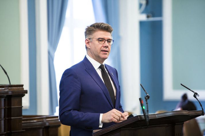 Gunnar Bragi Sveinsson, þingmaður Miðflokksins var utanríkisráðherra þegar minnisblöð um leiðir til að innleiða Þriðja orkupakkann voru lagðar til í utanríkisráðuneytinu.