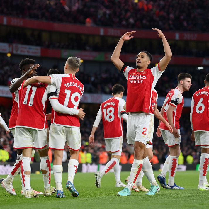 Leikmenn Arsenal fagna einu marka sinna í dag.