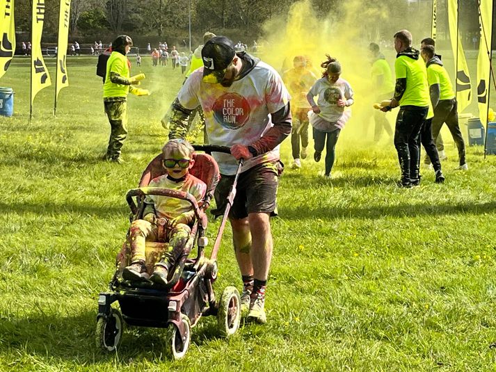 Color Run hefur verið haldið í Laugardal í Reykjavík síðustu árin. 