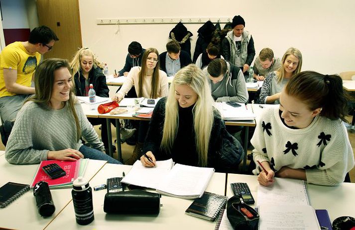 Breytingar í farvatninu MR stefnir að því að bjóða nemendum úr níunda bekk grunnskóla að hefja nám við skólann að fengnu samþykki menntamálaráðherra.
