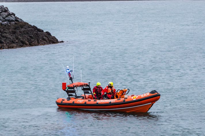 Leitarfólk kemur til með að leita á landi og á vatni. Myndin er úr safni.