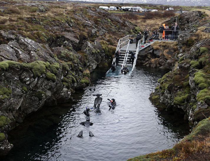 Ekki liggur fyrir hvort að maðurinn missti meðvitund við köfun í gjánni.