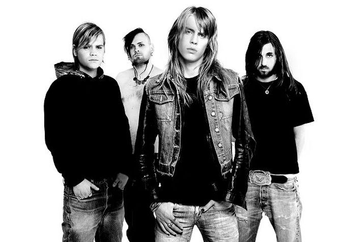 Hljómsveitin Sign fylgir sinni nýjustu plötu eftir.