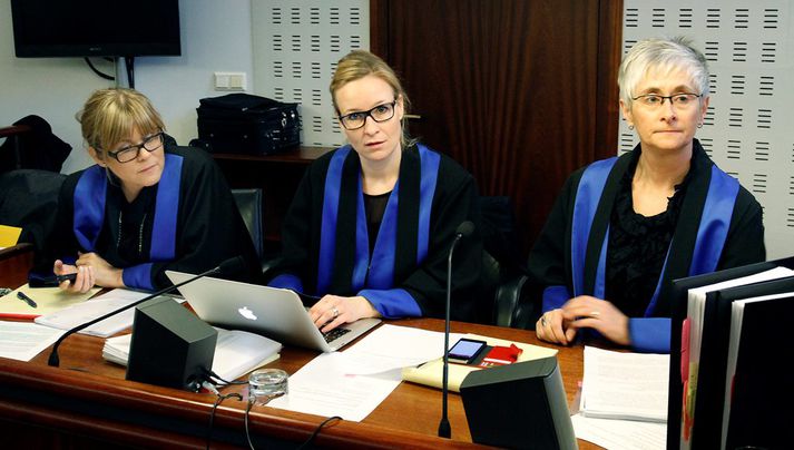 Sigríður Friðjónsdóttir, lengst til hægri, ríkissaksóknari áður en aðalmeðferð hófst í morgun.