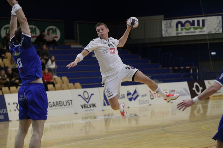 Theodór Sigurbjörnsson  í leik með ÍBV