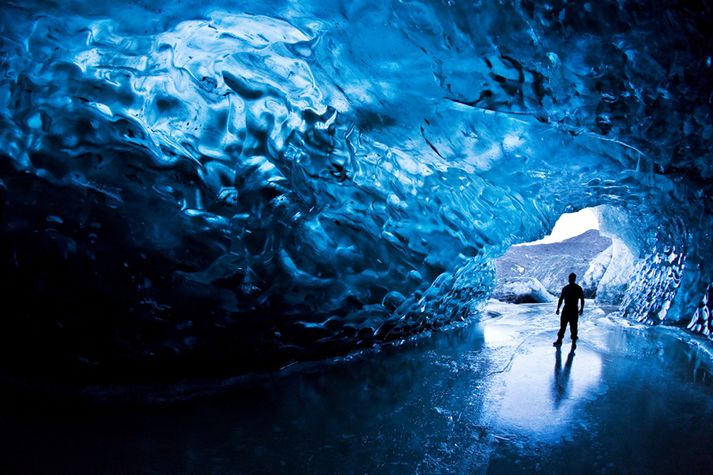 Boðið verður upp á veitingar og leiðsögn þegar komið er inn í ísgöngin. Ferðin að jöklinum verður einnig mikil upplifun fyrir ferðamennina.