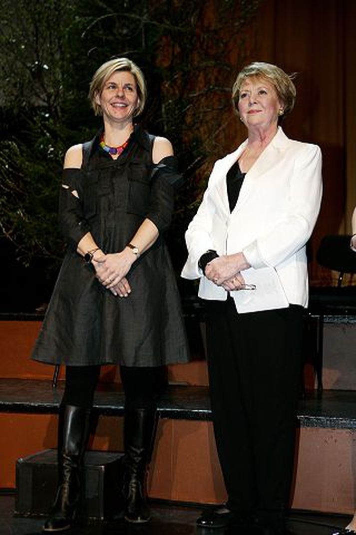 Vigdís finnbogadóttir Færeyingar sendu ræðismann sinn með afmælisgjöf til fyrrum forseta Íslands.
Fréttablaðið/arnþór