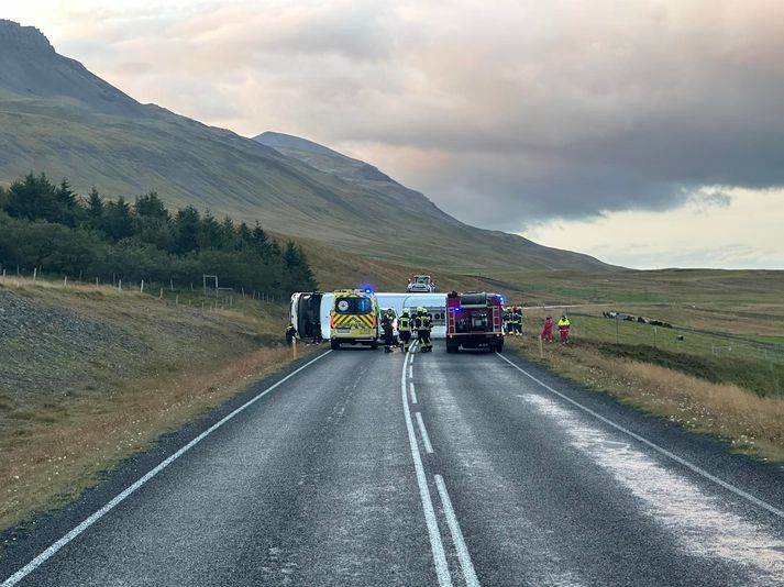 Frá vettvangi slyssins á þjóðvegi eitt sunnan Blönduóss í morgun.