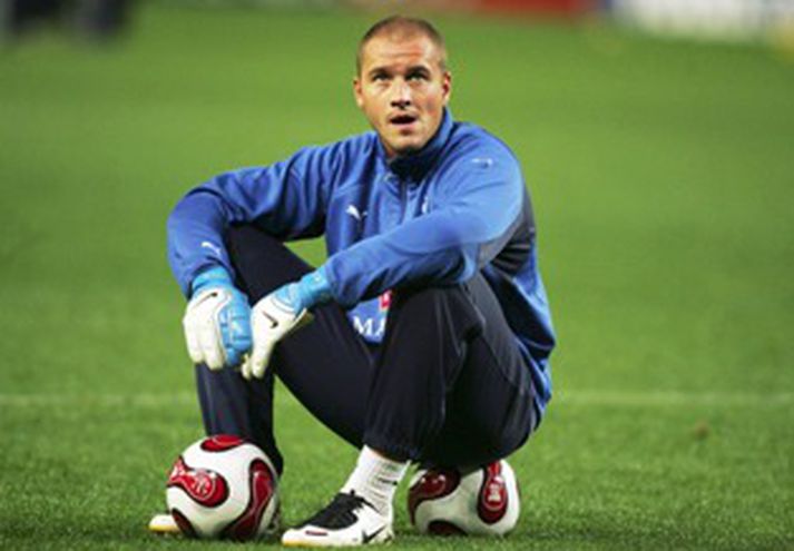 Paul Robinson hefur litið mjög illa út í síðustu tveimur leikjum Tottenham og hefur í raun verið skugginn af sjálfum sér í rúmt ár eftir frábæra leiktíð 2005-06..