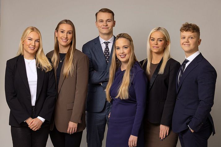 Frá vinstri: Elísa Karen Guðmundsdóttir, Helena Rut Pétursdóttir, Róbert Vilhjálmur Ásgeirsson, Magdalena Anna Torfadóttir, Ellen Melkorka Hine og Baldvin Bjarki Gunnarsson. Á myndina vantar Bjarna Ármann Atlason.