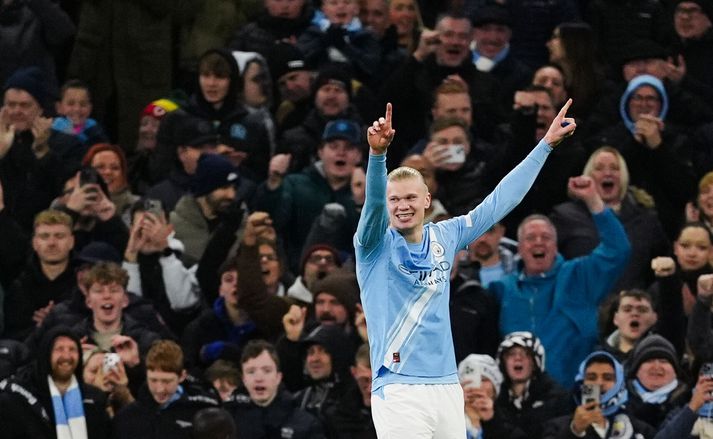 Erling Haaland var frábær í kvöld þegar að Manchester City tyllti sér á topp ensku úrvalsdeildarinnar.