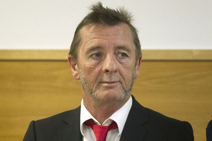 Phil Rudd í dómsal.