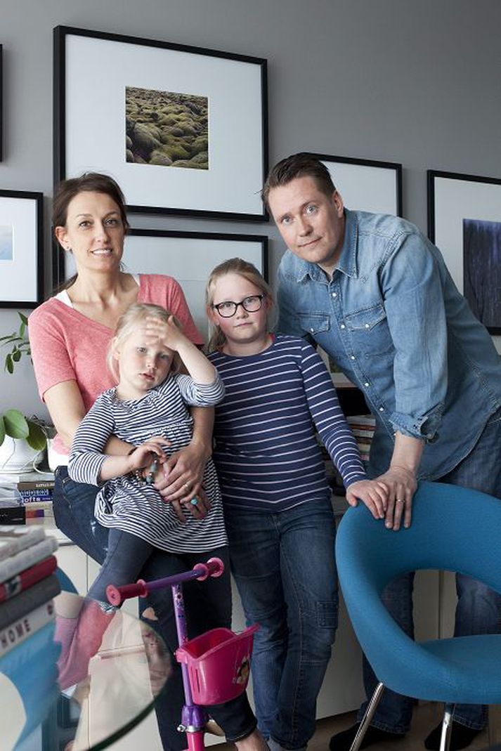 Hjónin Halla Bára Gestsdóttir og Gunnar Sverrisson, hér ásamt dætrum sínum Kaju og Leu, undirbúa útgáfu veftímaritsins Home & Delicious sem fjallar um heimili og mat. 