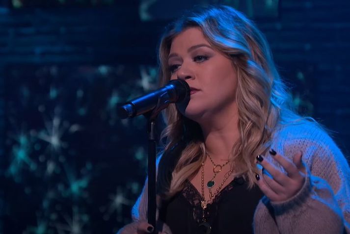 Kelly Clarkson með magnaðan flutning á lagi Sheeran. 