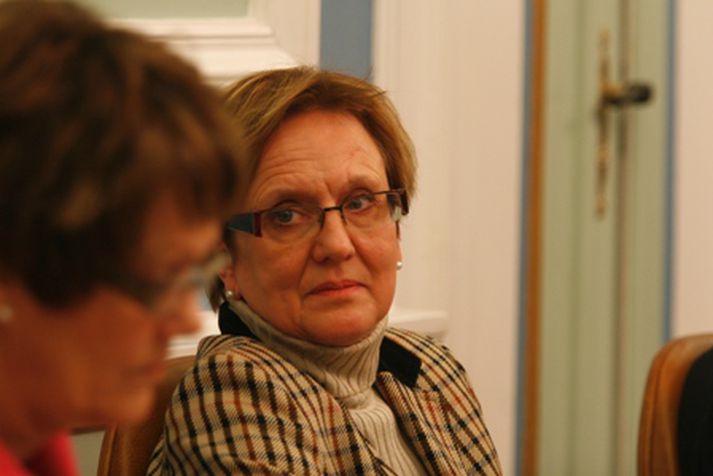 Valgerður Bjarnadóttir er hætt í bankaráðinu eftir þriggja mánaða setu.