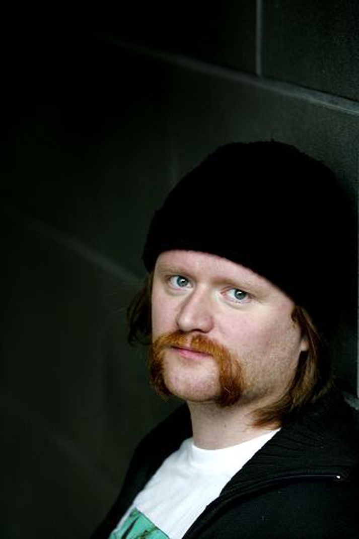 Pétur Örn Guðmundsson og félagar í Dúndurfréttum fengu væna summu fyrir að skemmta Bakkavararbræðrum um helgina.
