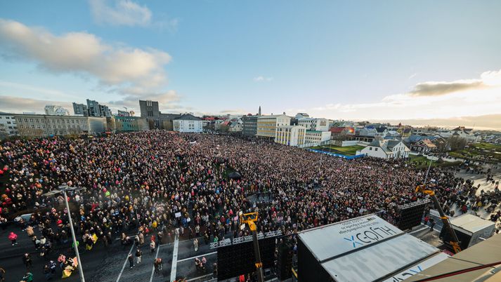 Fjöldi fólks lagði leið sína í miðborg Reykjavíkur í gær.