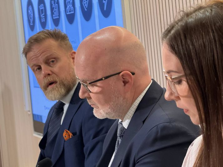 Ásgeir Jónsson, seðlabankastjóri og formaður peningastefnunefndar, Þórarinn G. Pétursson, varaseðlabankastjóri peningastefnu, og Karen Áslaug Vignisdóttir, aðalhagfræðingur og framkvæmdastjóri sviðs hagfræði- og peningastefnu sátu fyrir svörum í Seðlabankanum í morgun.