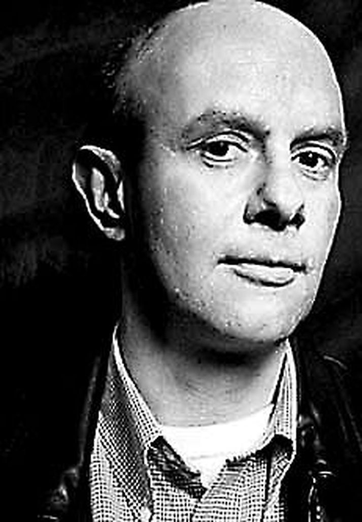 Rithöfundurinn Nick Hornby.
Leikrit byggt á metsölubókinni High Fidelity fellur ekki í kramið hjá áhorfendum.