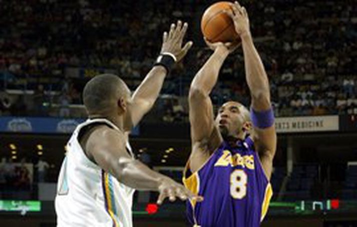 Kobe Bryant samgladdist heimamönnum í New Orleans með því að salla á þá 40 stigum eins og honum einum er lagið
