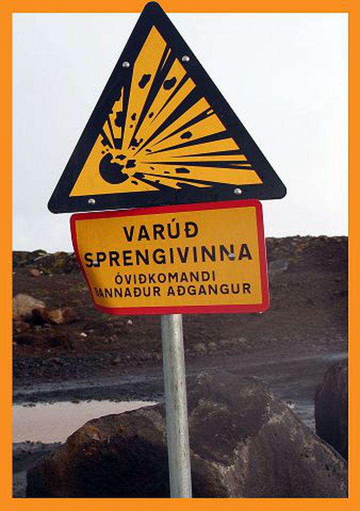 Bannaður aðgangur? Væntanlega eru allir velkomnir á samsýningu fimmtán listamanna í sýningarrýminu Suðsuðvestur í Reykjanesbæ.