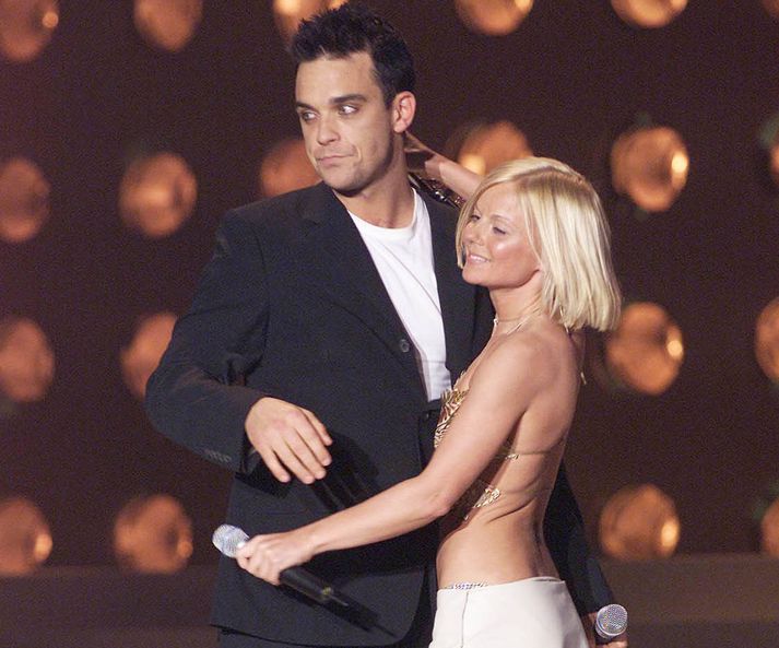 Robbie Williams og Geri Halliwell á sviði á Brit-verðlaunahátíðinni árið 2001.