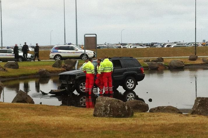 Frá vettvangi við Keflavíkurflugvöll.