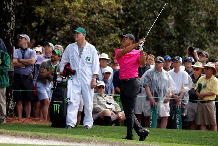 Tiger Woods fer nokkuð vel af stað á Masters-mótinu í golfi.