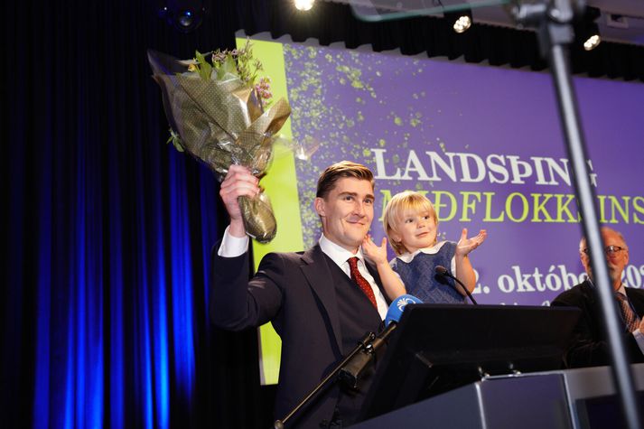 Snorri Másson sigurreifur þegar hann var kjörinn varaformaður Miðflokksins í haust. Hann hefur mikið rætt fjölgun innflytjenda í samhengi við lækkandi fæðingartíðni Íslendinga.