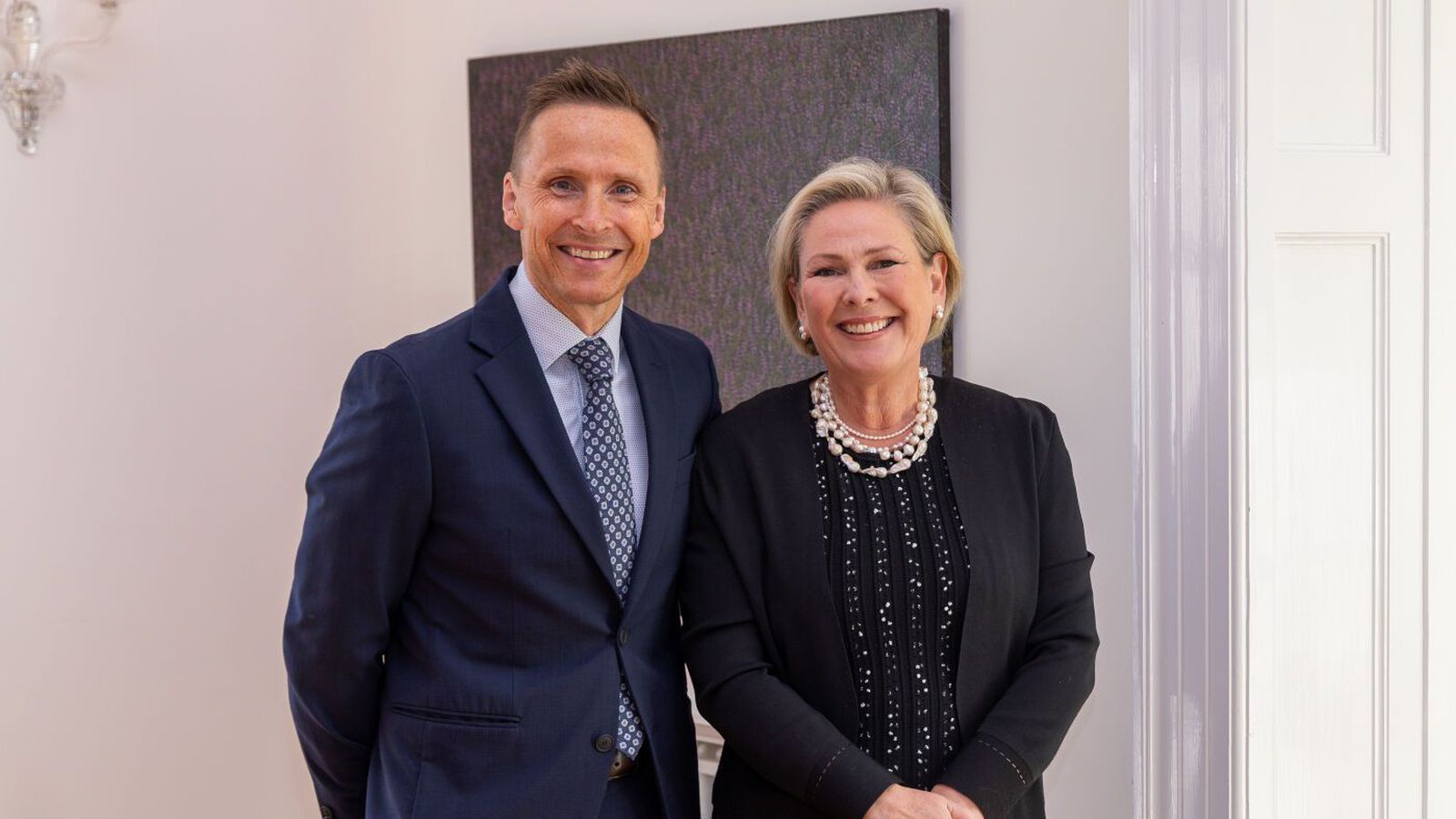 For­seta­hjónin halda til Eist­lands