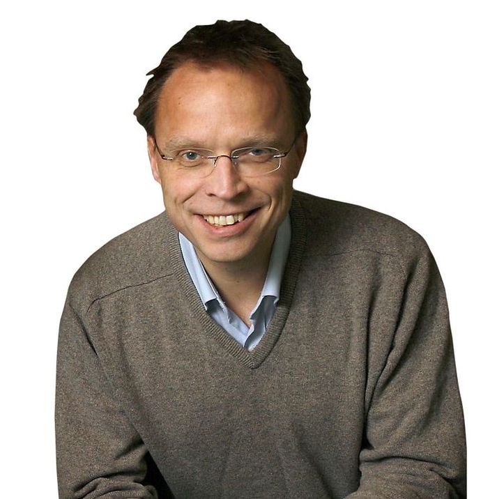 Yrsa komst loksins upp fyrir Arnald á bóksölulistanum sömu viku og listinn birtist ekki. Súrsæt tíðindi fyrir Pétur Má Ólafsson.