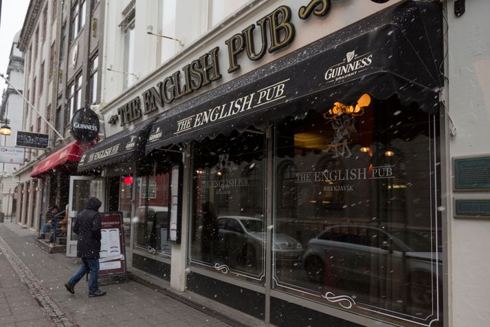 English Pub er á jarðhæð Austurstrætis 12. Hér má sjá hann að vetri til.