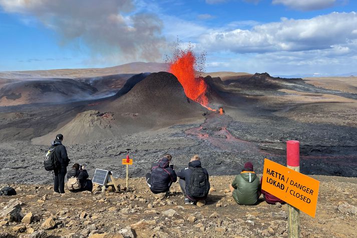 Horfurnar fyrir árið eru sagðar hafa batnað þar sem útlit sé fyrir að ferðaþjónustan taki fyrr við sér.