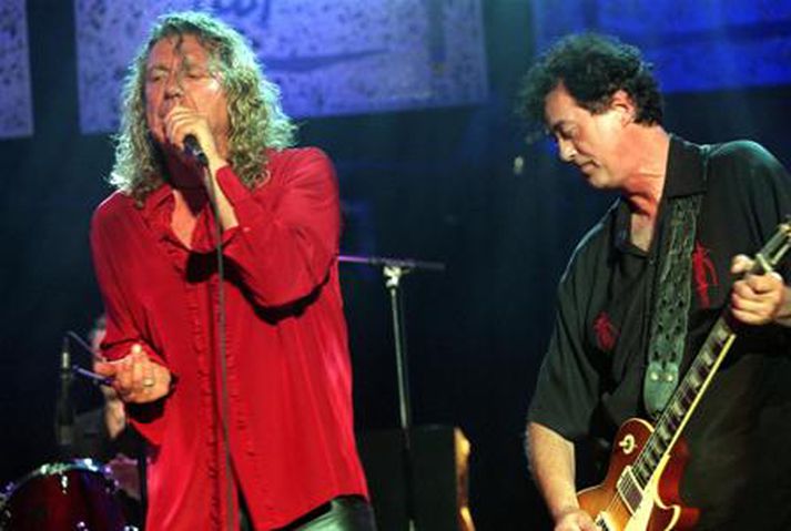 Robert Plant og Jimmy Page á tónleikum.