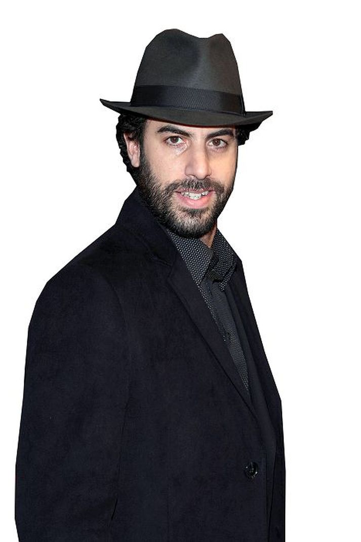 Þokkagyðjan og grínistinnMegan Fox leikur lítið hlutverk í nýjustu gamanmynd Sacha Baron Cohen, The Dictator.