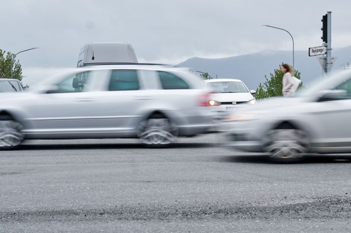 Fjöldi ökumanna keyrði langt yfir leyfilegum hámarkshraða í nótt samkvæmt dagbók Lögreglunnar á höfuðborgasvæðinu.