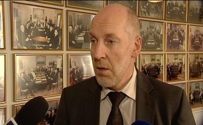 Steingrímur J. Sigfússon, fjármálaráðherra, segist ekki bera þungar áhyggjur af varnarmálakreppu Íslendinga.