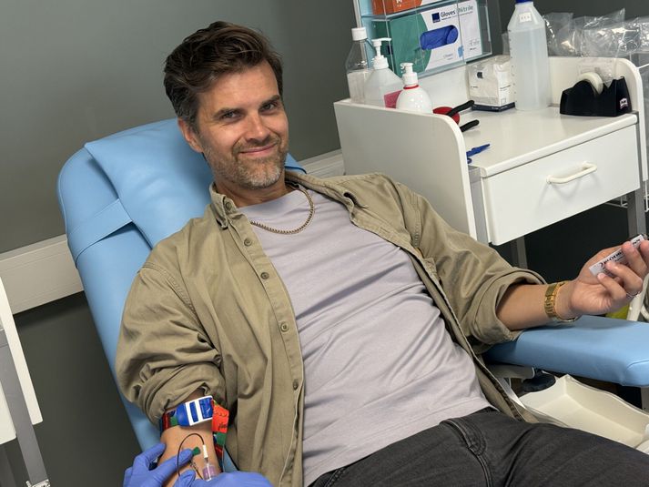 Bjarni Snæbjörnsson leikari steig í dag stórt skref í áttina að því að verða blóðgjafi.