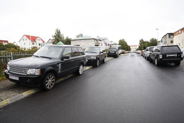 Íslenskir auðmenn þyrftu margir hverjir að skipta út bílum sínum ef svipaðar reglur yrðu teknar upp á Íslandi.