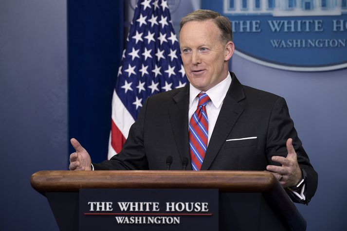 Sean Spicer var fjölmiðlafulltrúi Trump í um hálft ár.