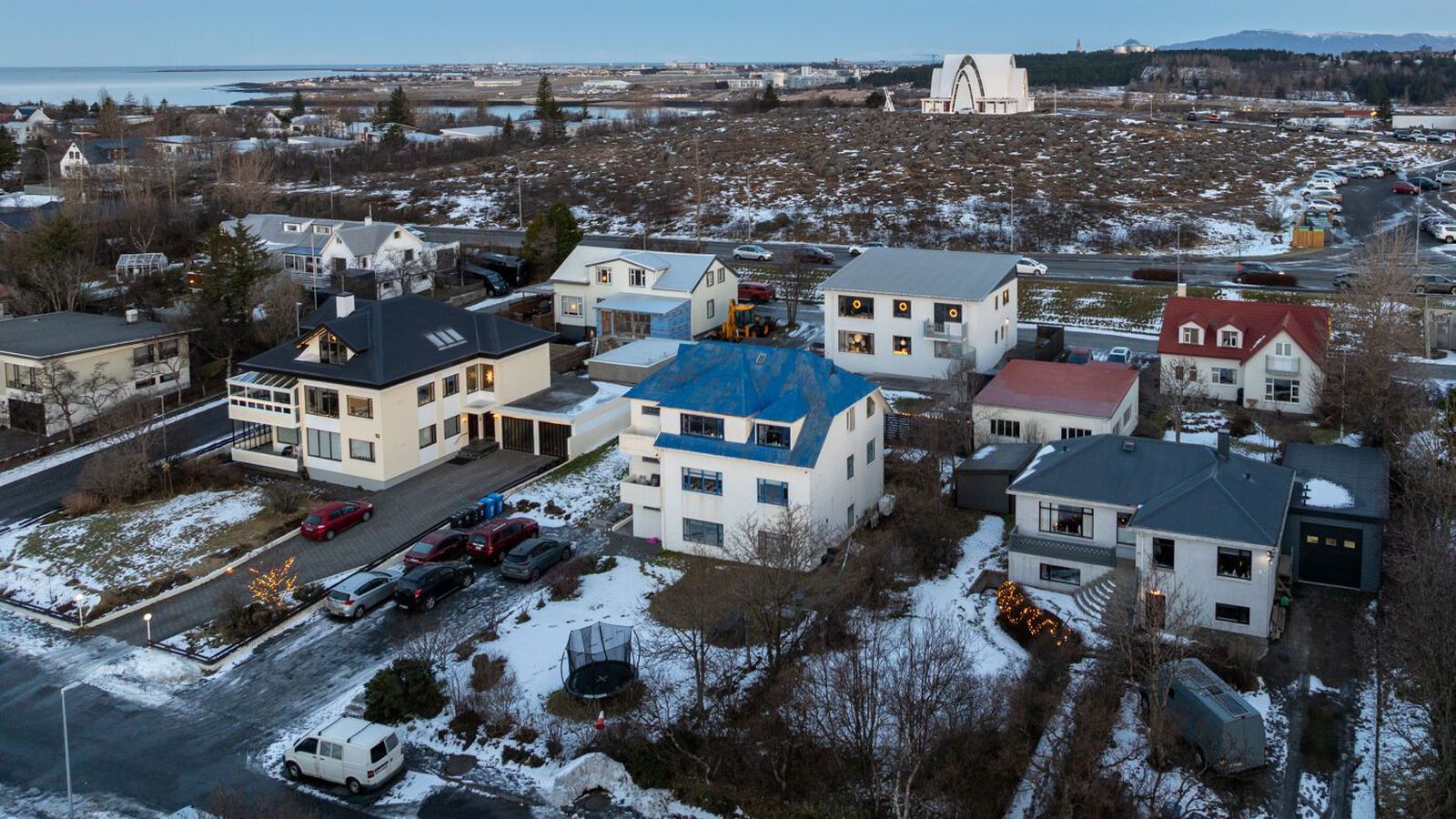 Grikki grunaður um morð látinn dúsa tvær vikur til við­bótar