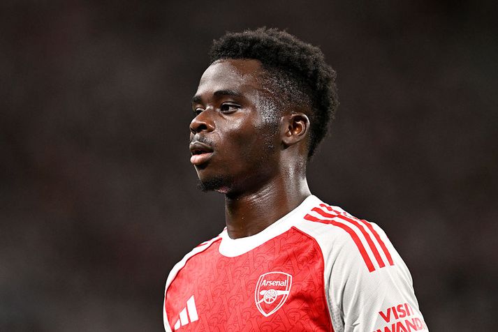 Bukayo Saka er ekki á förum frá Arsenal á næstunni.