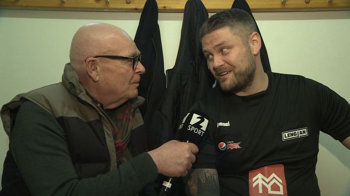 Guðjón Guðmundsson og Vilhelm Gauti Bergsveinsson spjölluðu saman í búningsklefa Fram í Safamýri.