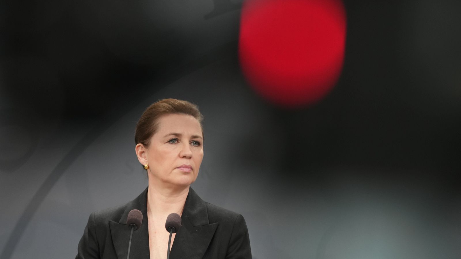 Herða lög um brottvísanir: „Yfir á rauðu í von um að ljósið verði grænt“