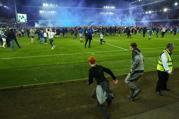 Það brutust út mikil fagnaðarlæti í Guttagarði þegar Everton tryggði veru sína í ensku úrvalsdeildinni.