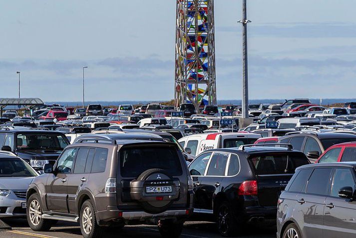 Þeir sem eru með bíla sína í stæði á Keflavíkurflugvelli þurfa að passa að greiða fyrir stæðið.