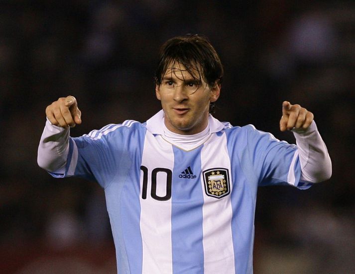 Lionel Messi sýndi snilldartilþrif í gær þegar Argentína vann Kosta-Ríku, 3-0, i lokaumferð A-riðils á Copa America í gær.