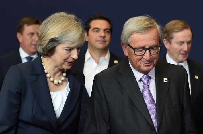 Theresa May og Jean-Claude Juncker funda í Brussel í dag.