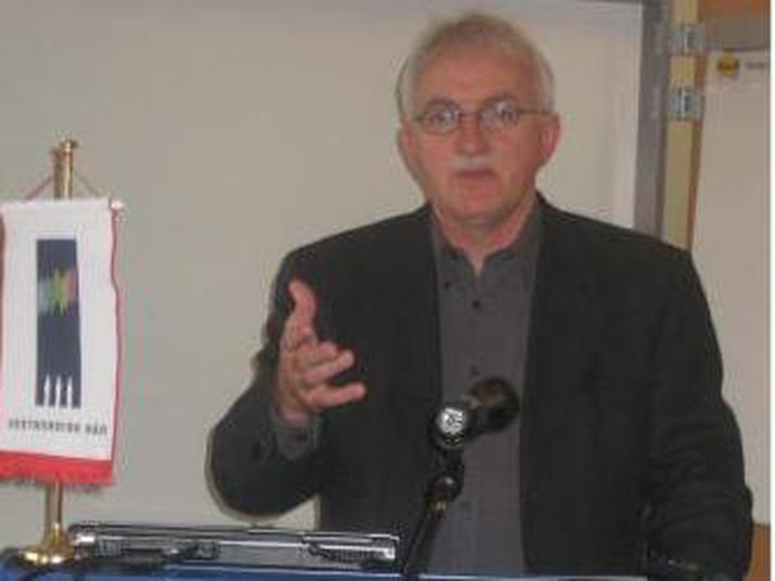 Karl V. Matthíasson
